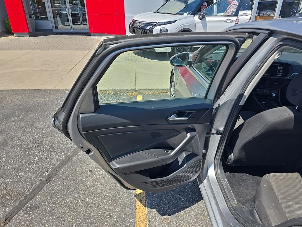 Used 2020 Volkswagen Jetta SE FWD image 17