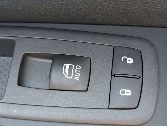 New 2026 Chrysler Pacifica Select image 32