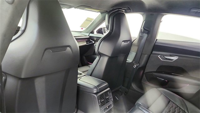 Used 2022 Audi RS e-tron GT w/ Carbon Performance Package image 32