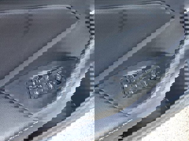 Used 2023 Volkswagen Jetta SE w/ Panoramic Sunroof Package image 21