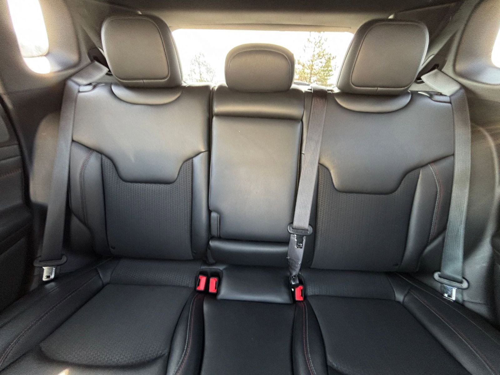 Used 2025 Jeep Compass Trailhawk AWD/4WD image 38