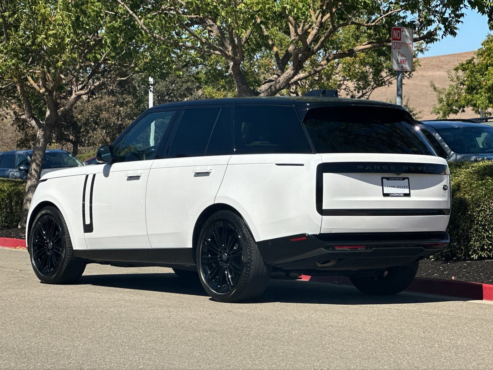 Used 2023 Land Rover Range Rover SE AWD/4WD image 4