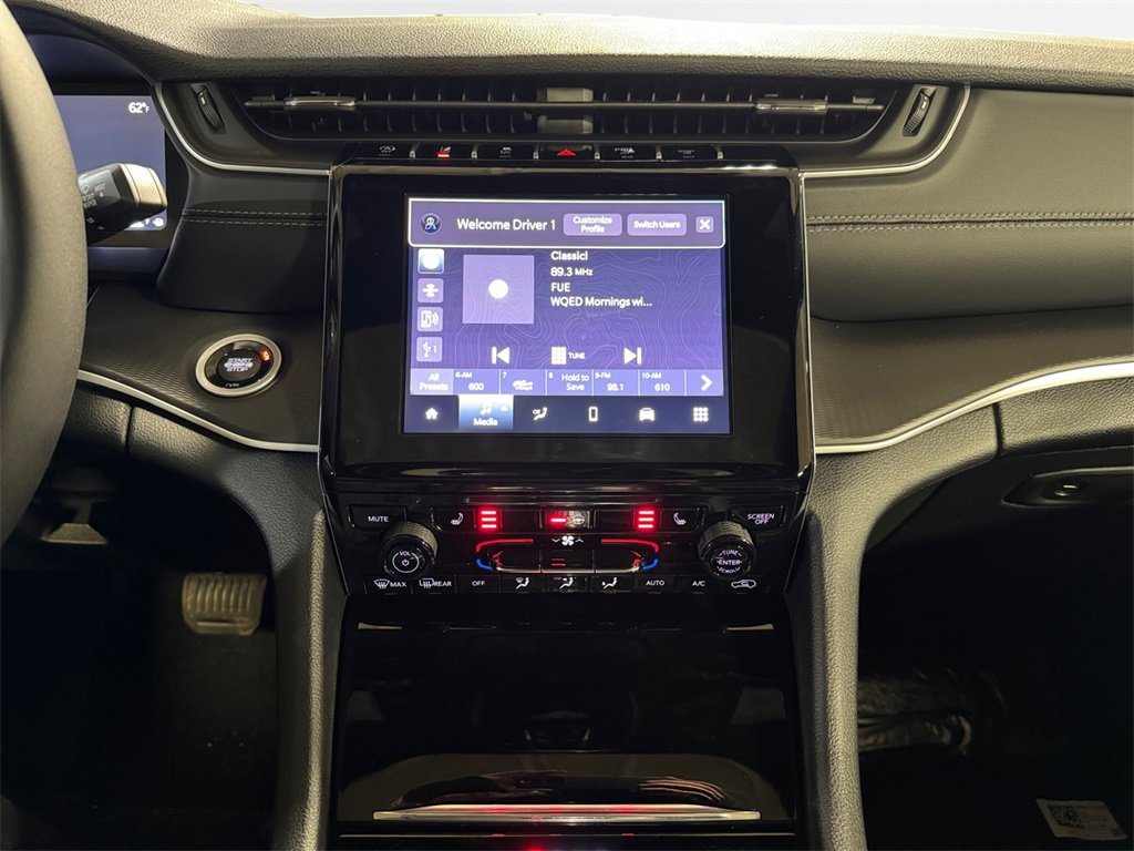 New 2025 Jeep Grand Cherokee Laredo X w/ Luxury Tech Group I image 22