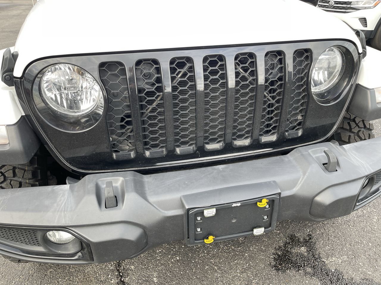 Used 2022 Jeep Gladiator Willys AWD/4WD image 30