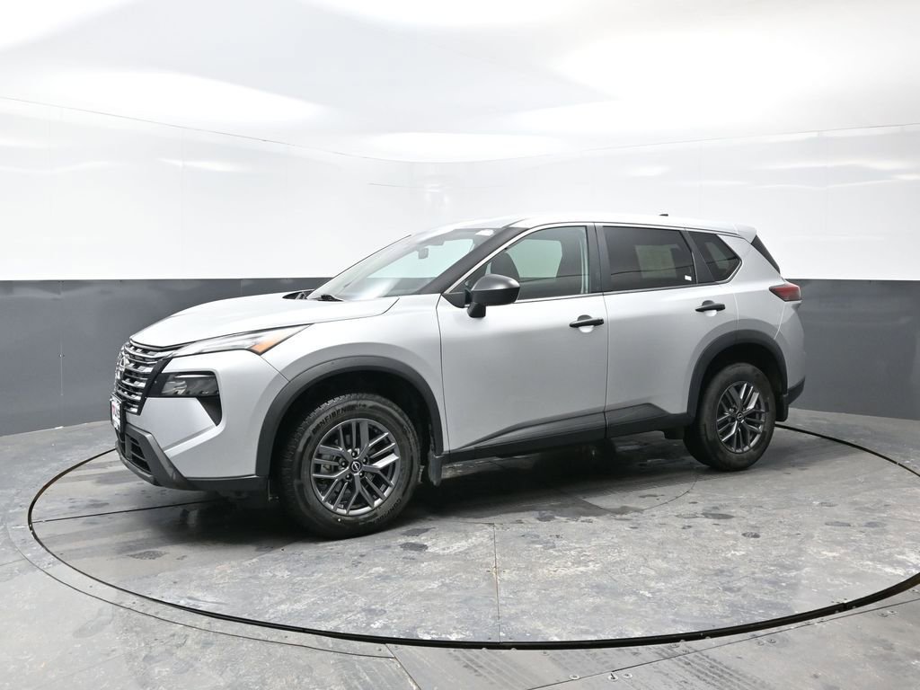 Used 2024 Nissan Rogue S image 10