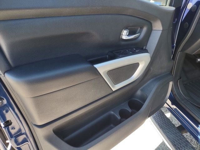 Used 2017 Nissan Titan SV image 12