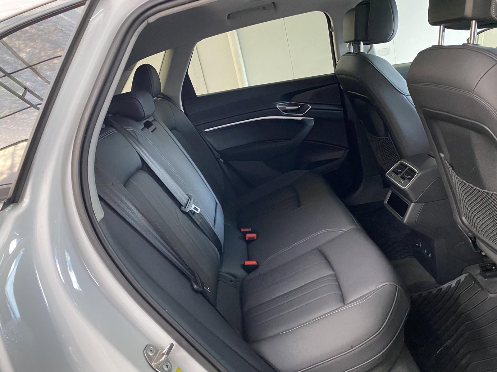 Used 2022 Audi e-tron Premium image 12