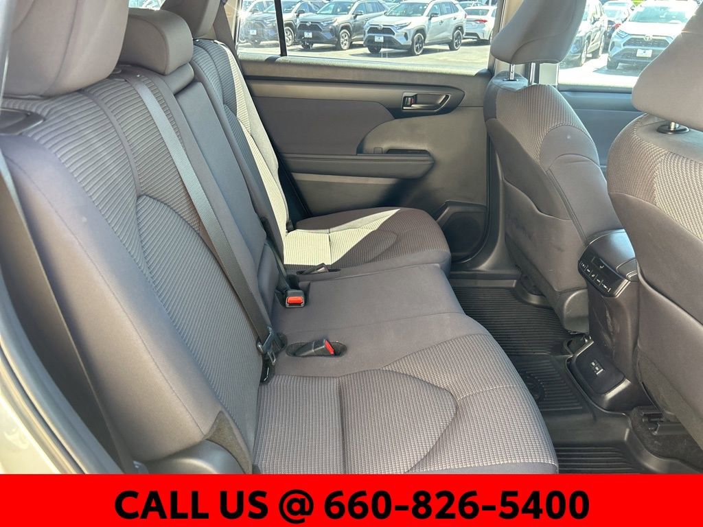 Certified 2025 Toyota Highlander LE image 9