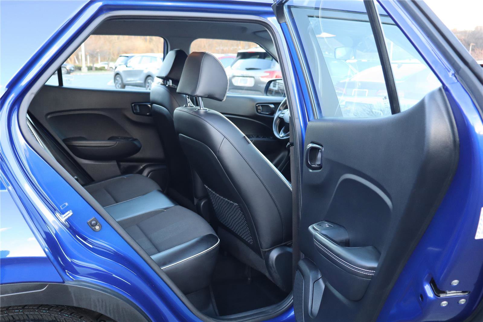 Used 2023 Hyundai Venue Limited w/ Cargo Package image 31