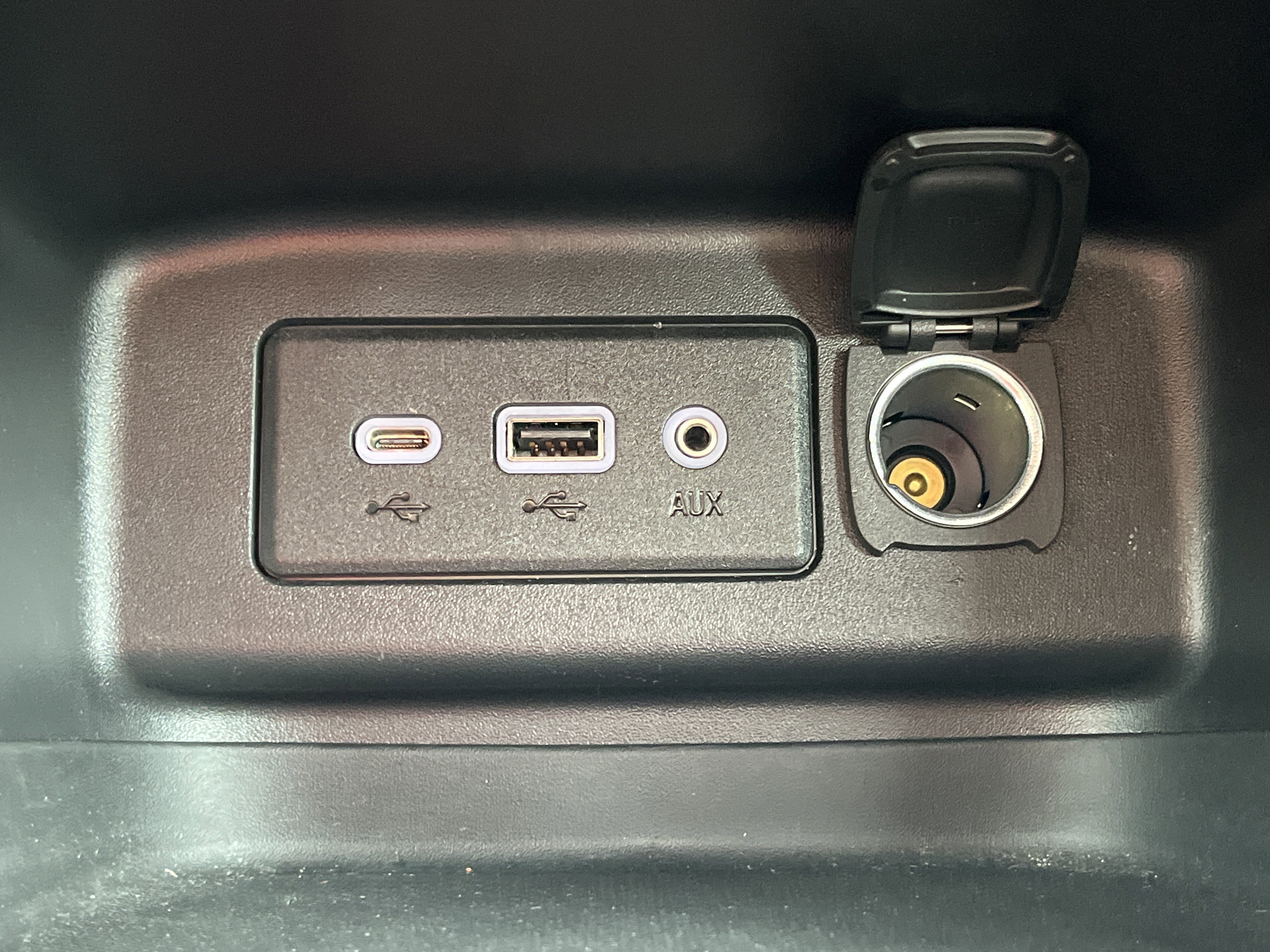 Used 2024 Chevrolet Equinox LS w/ LPO, Floor Liner Package FWD image 7