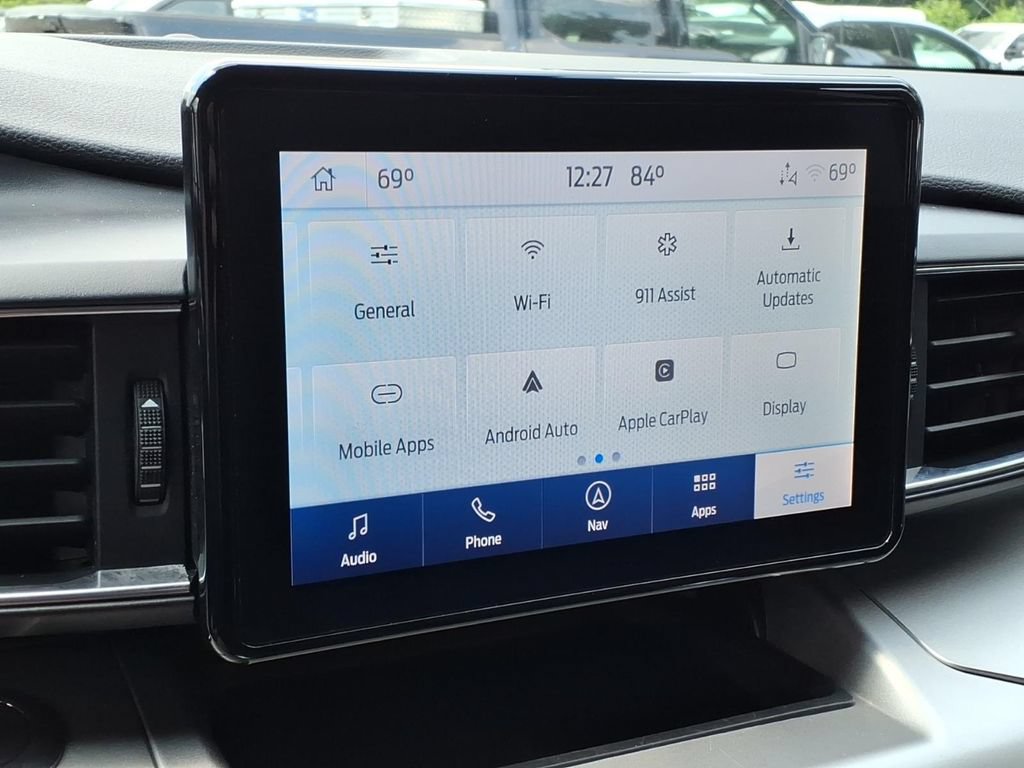 Used 2022 Ford Explorer XLT w/ Equipment Group 202A AWD/4WD image 16