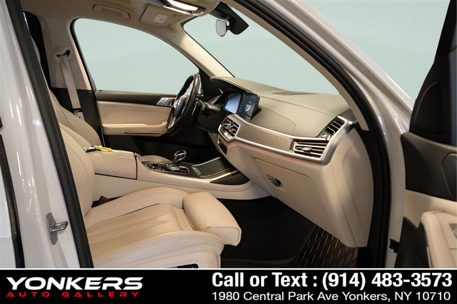 Used 2022 BMW X7 xDrive40i w/ Executive Package image 31