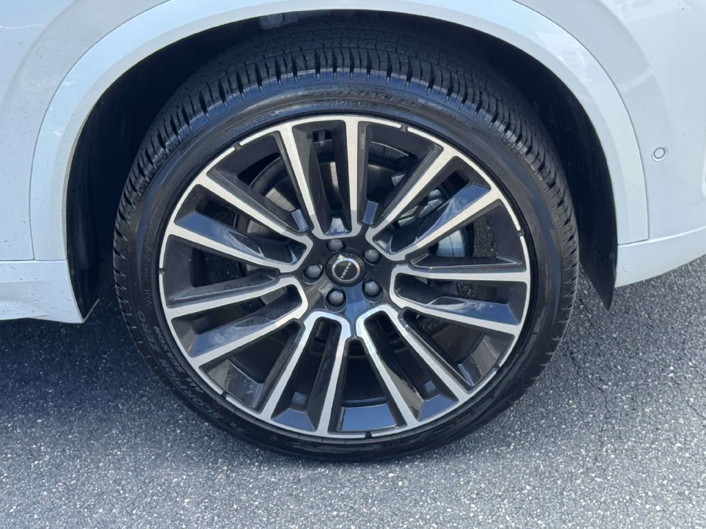 Used 2026 Volvo XC90 B6 Plus w/ Protection Package Premier AWD/4WD image 6