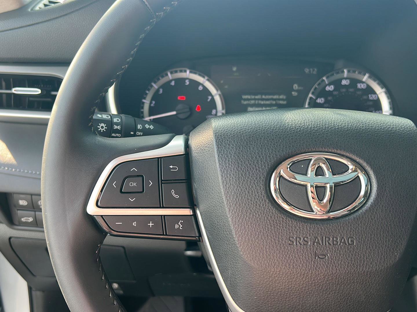 Certified 2024 Toyota Highlander XLE FWD image 21