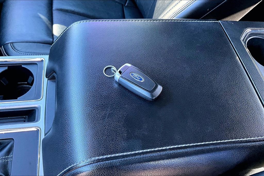 Used 2020 Ford F150 Lariat image 34