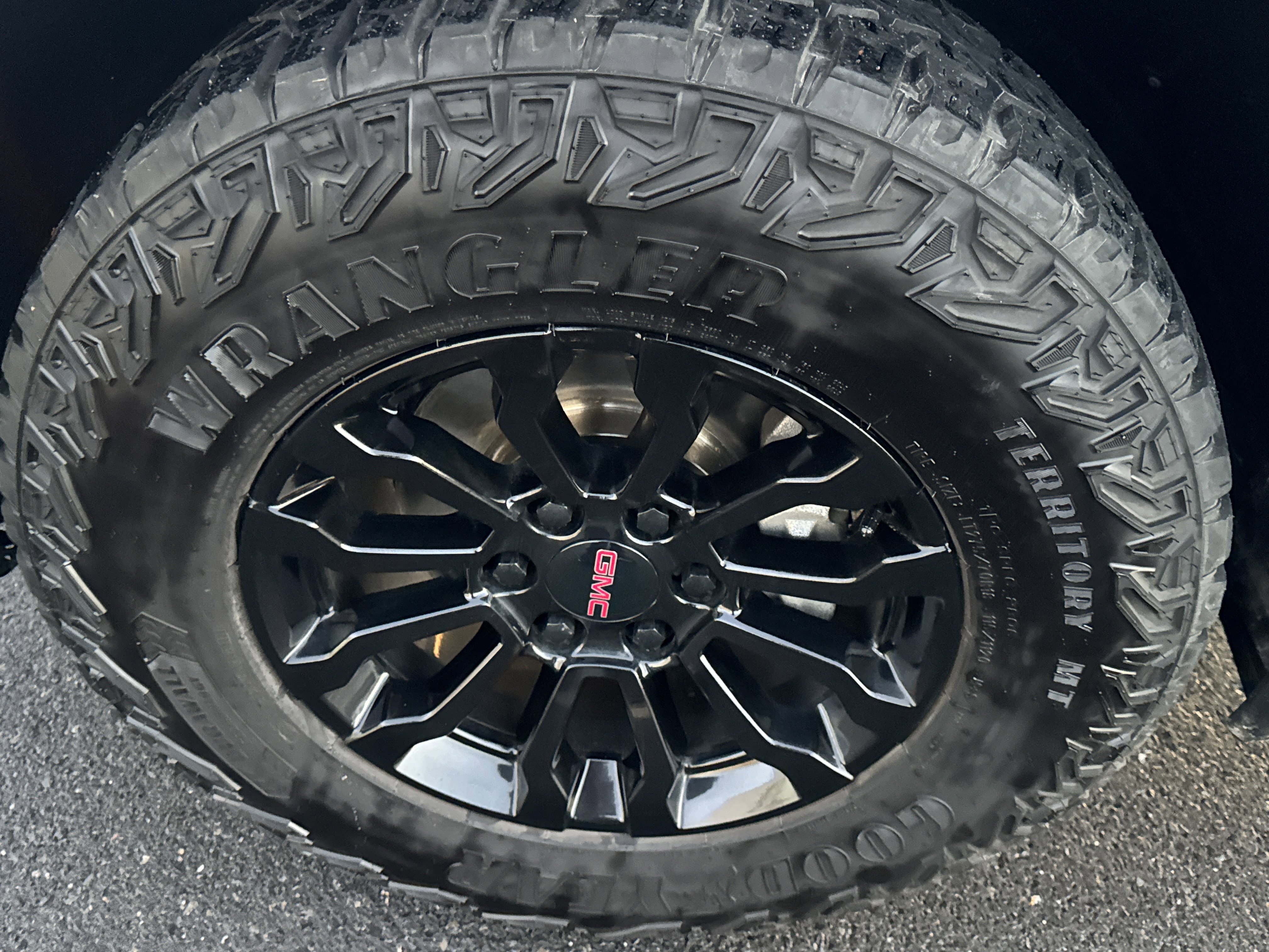 Used 2021 GMC Sierra 1500 AT4 w/ Technology Package image 10