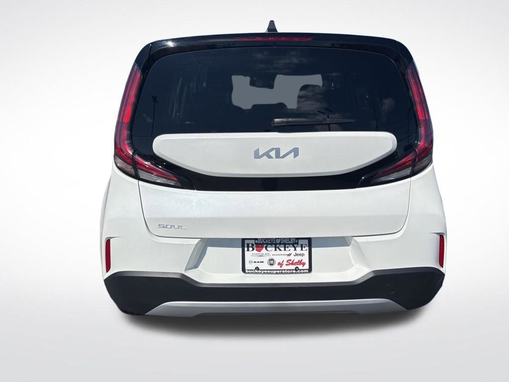 Used 2025 Kia Soul LX image 4