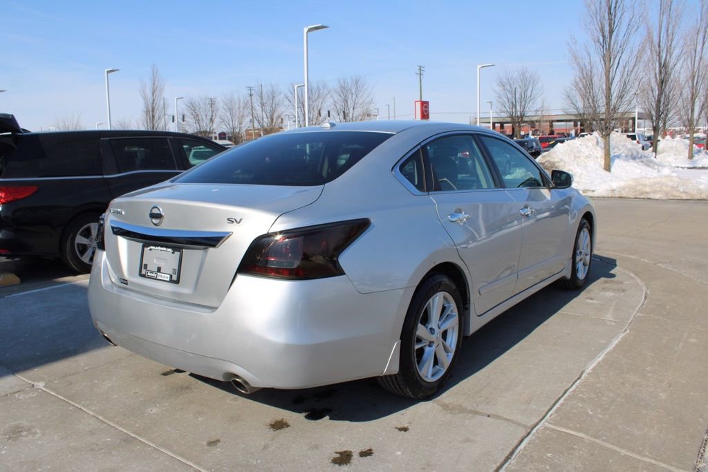 Used 2015 Nissan Altima 2.5 SV w/ Convenience Package image 7