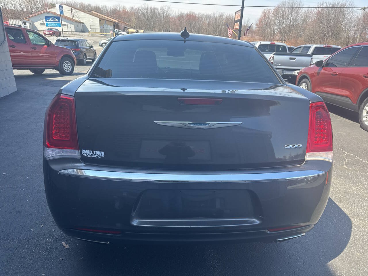 Used 2015 Chrysler 300 Limited RWD image 7