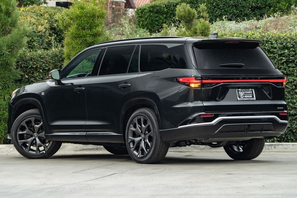 New 2026 Lexus TX 500h AWD image 2