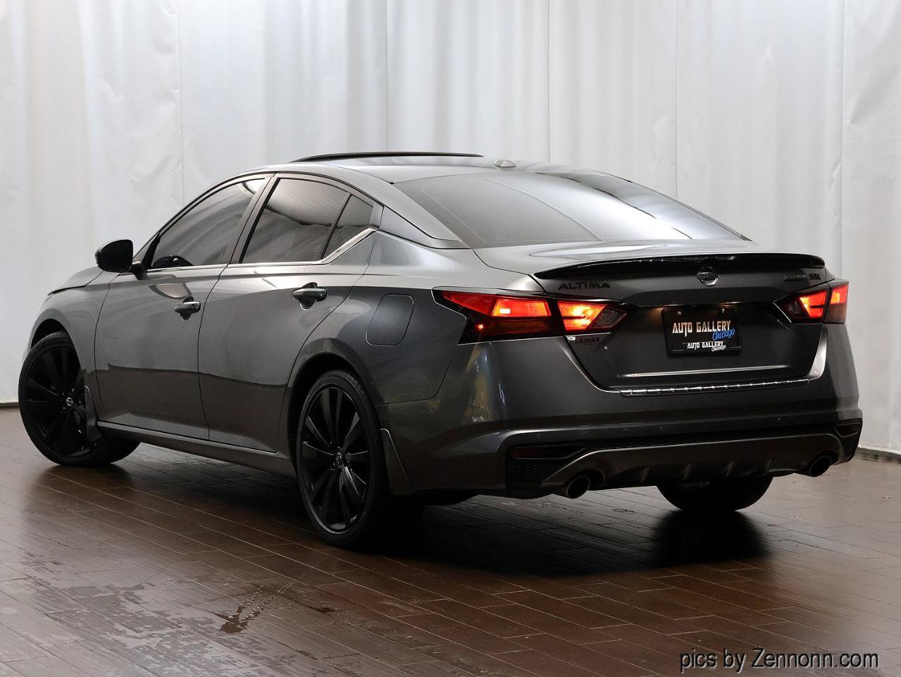 Used 2022 Nissan Altima 2.5 SR w/ Midnight Edition Package FWD image 9