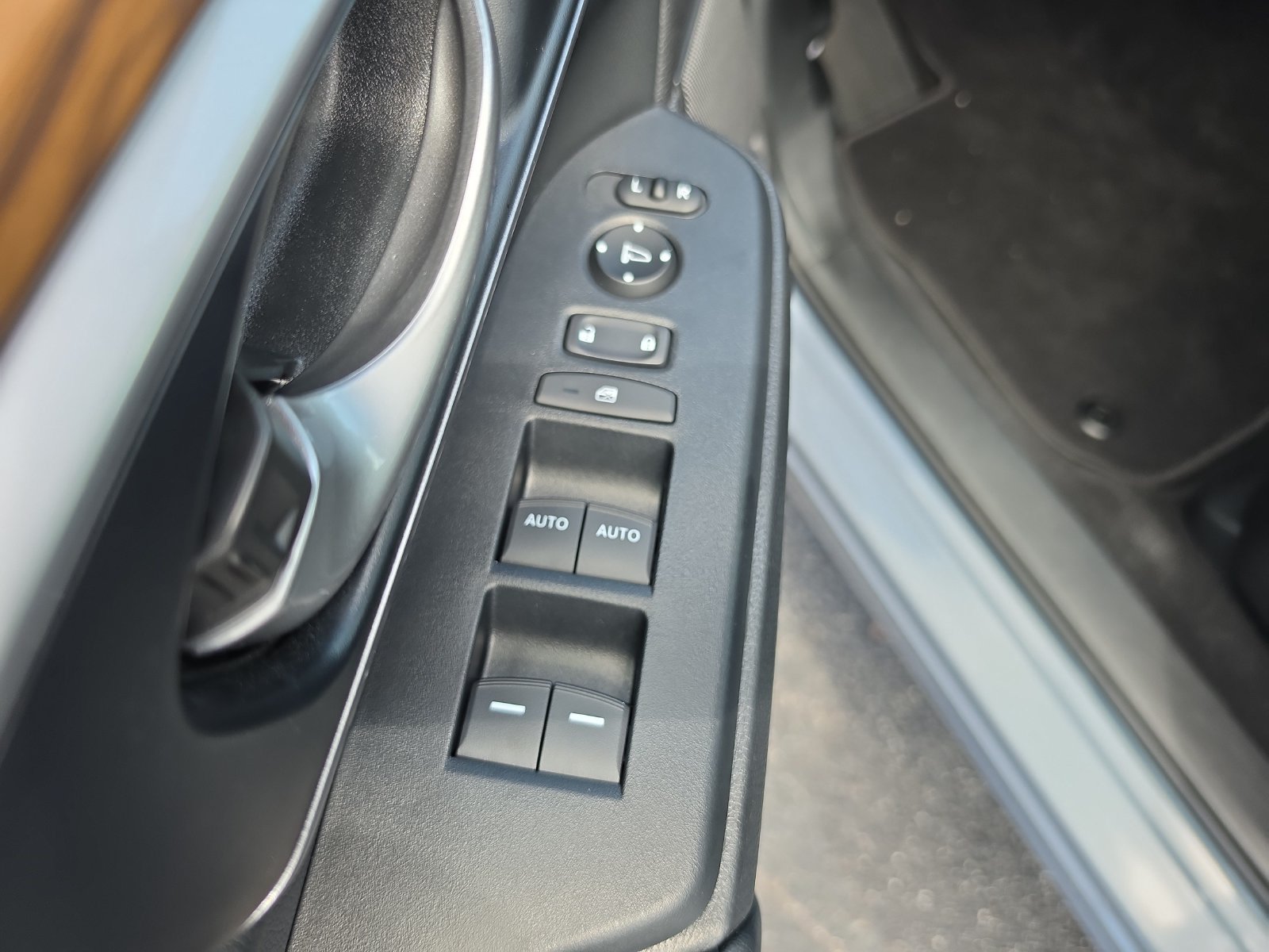 Used 2022 Honda CR-V EX-L image 14