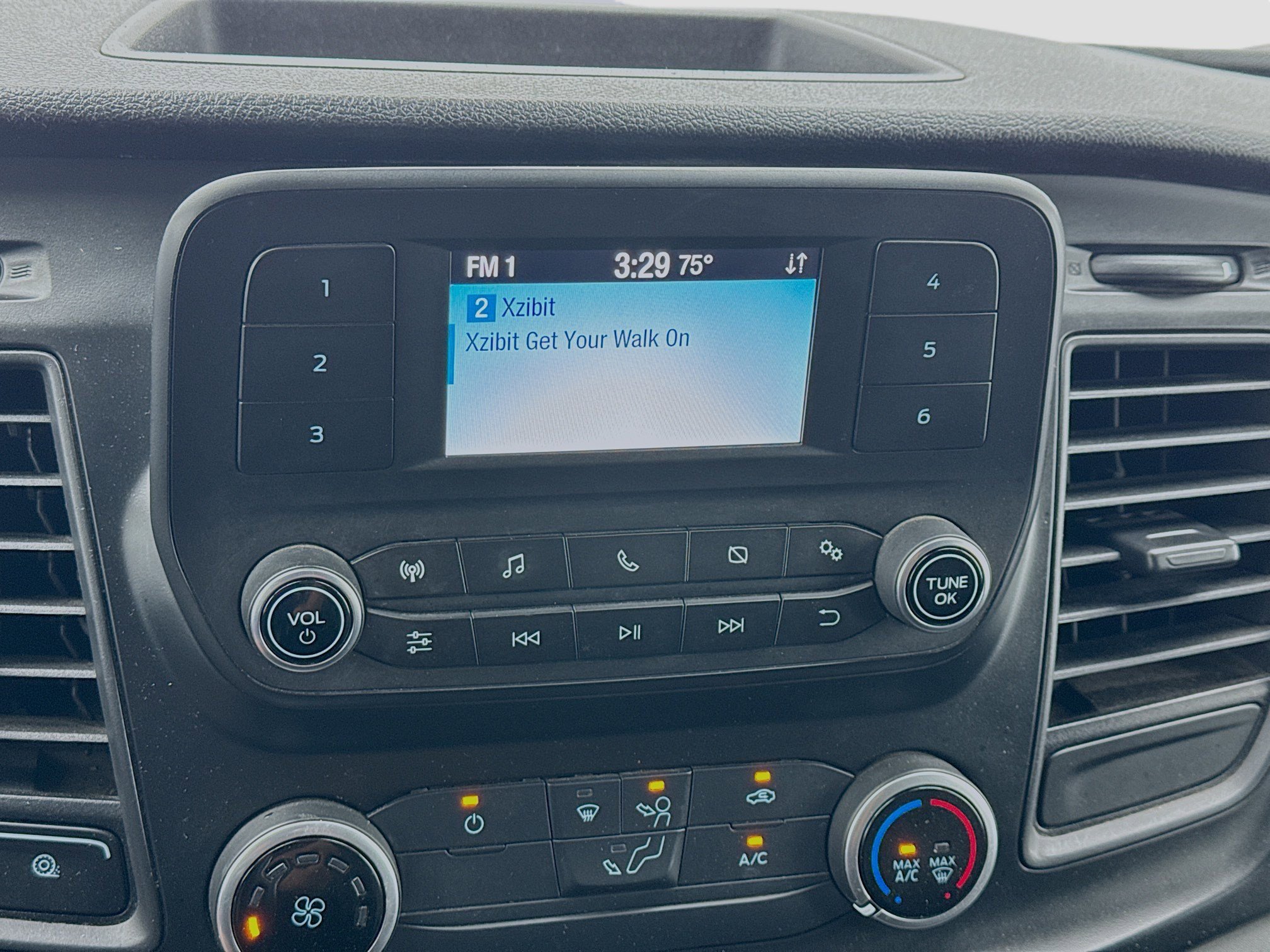 Used 2023 Ford Transit 350 148 High Roof Extended image 11