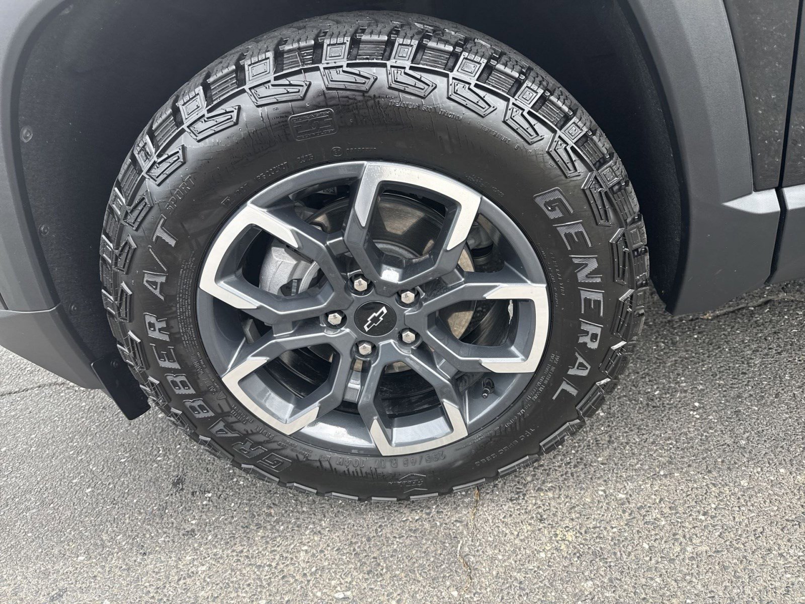 Used 2026 Chevrolet Equinox ACTIV w/ Safety and Technology Package FWD image 12