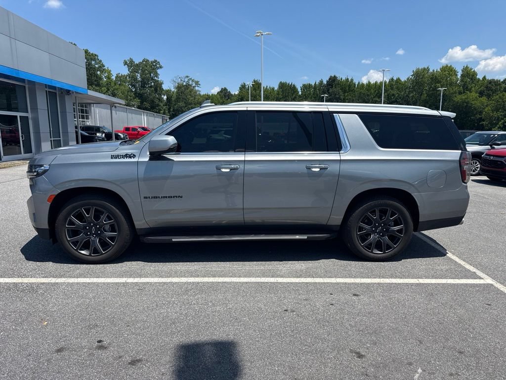 Used 2023 Chevrolet Suburban High Country w/ Max Trailering Package AWD/4WD image 4