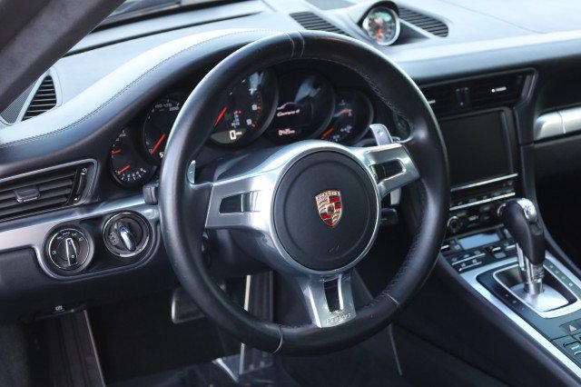 Used 2015 Porsche 911 Carrera 4 AWD/4WD image 23