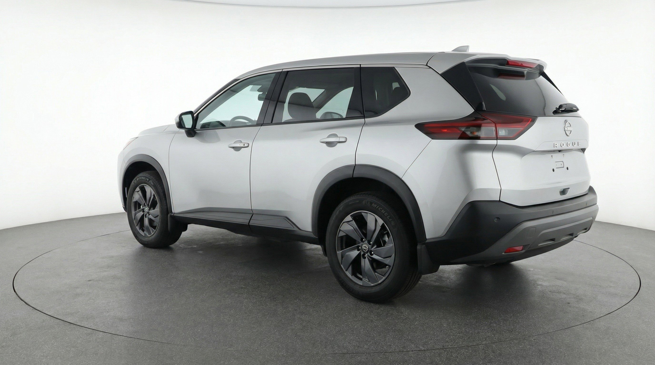 Used 2025 Nissan Rogue SV image 6