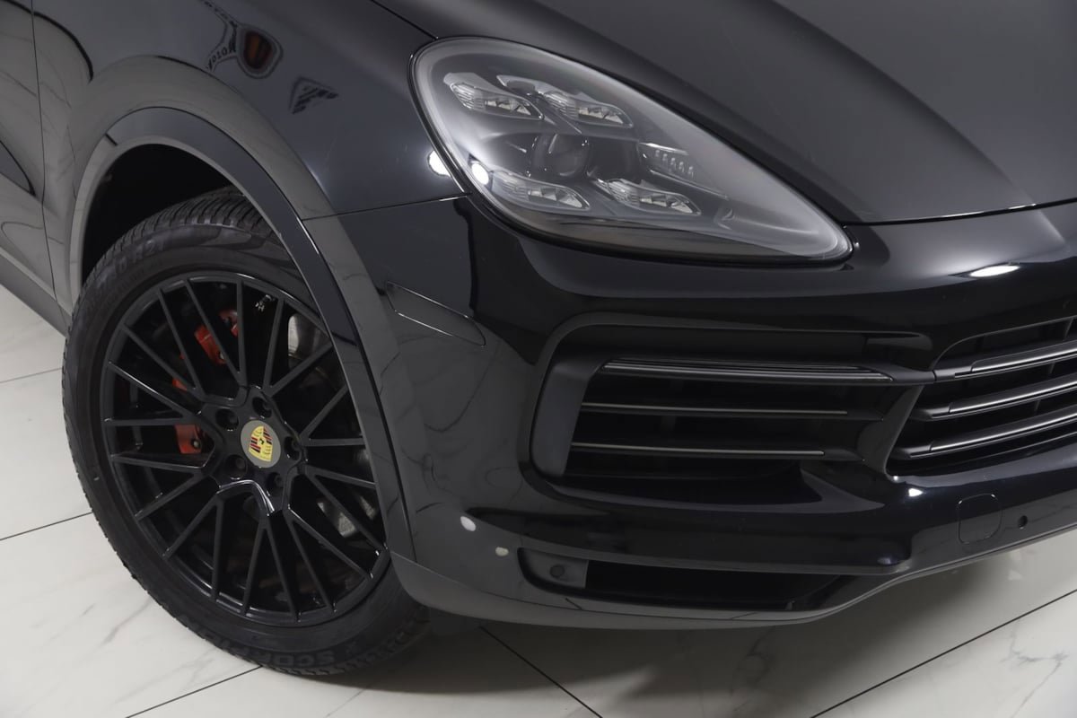 Used 2022 Porsche Cayenne AWD/4WD image 19