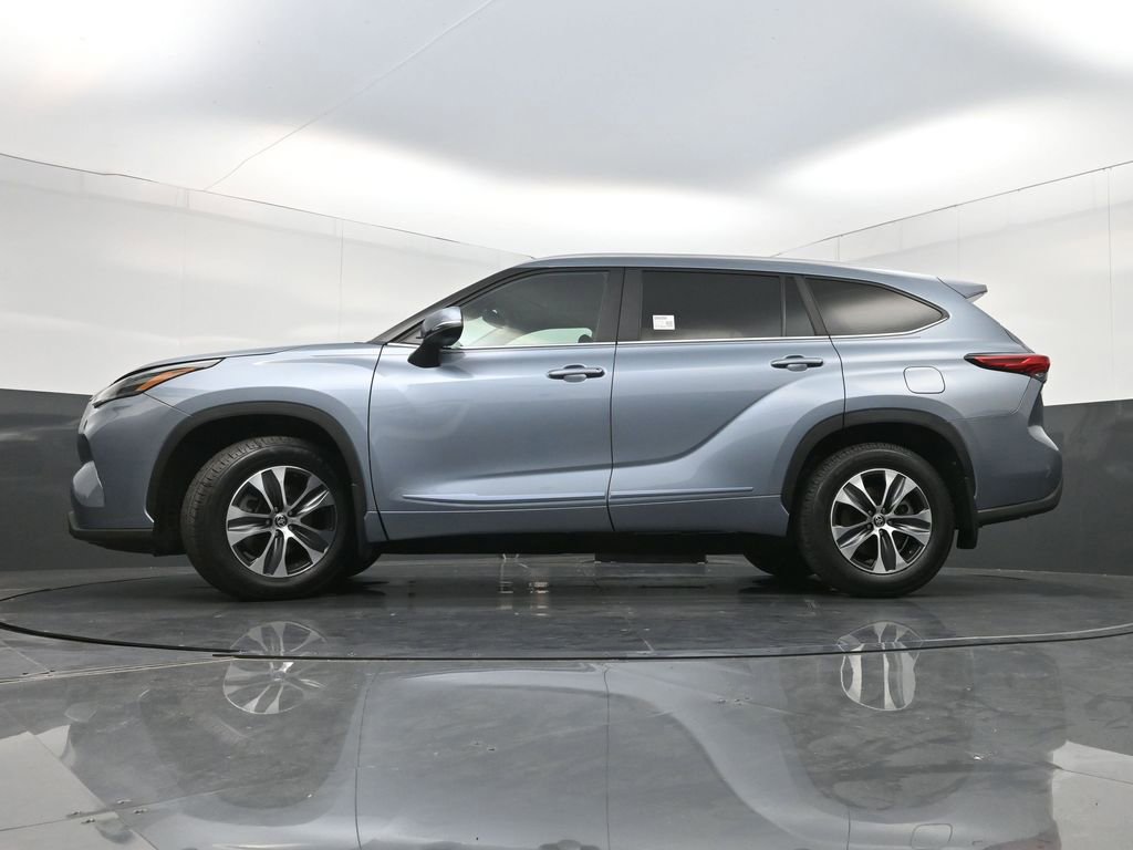 Used 2023 Toyota Highlander XLE image 28