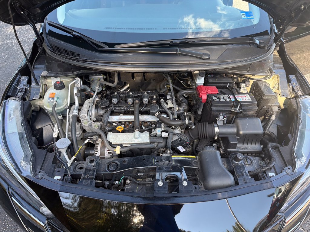 Used 2024 Nissan Versa SR FWD image 28