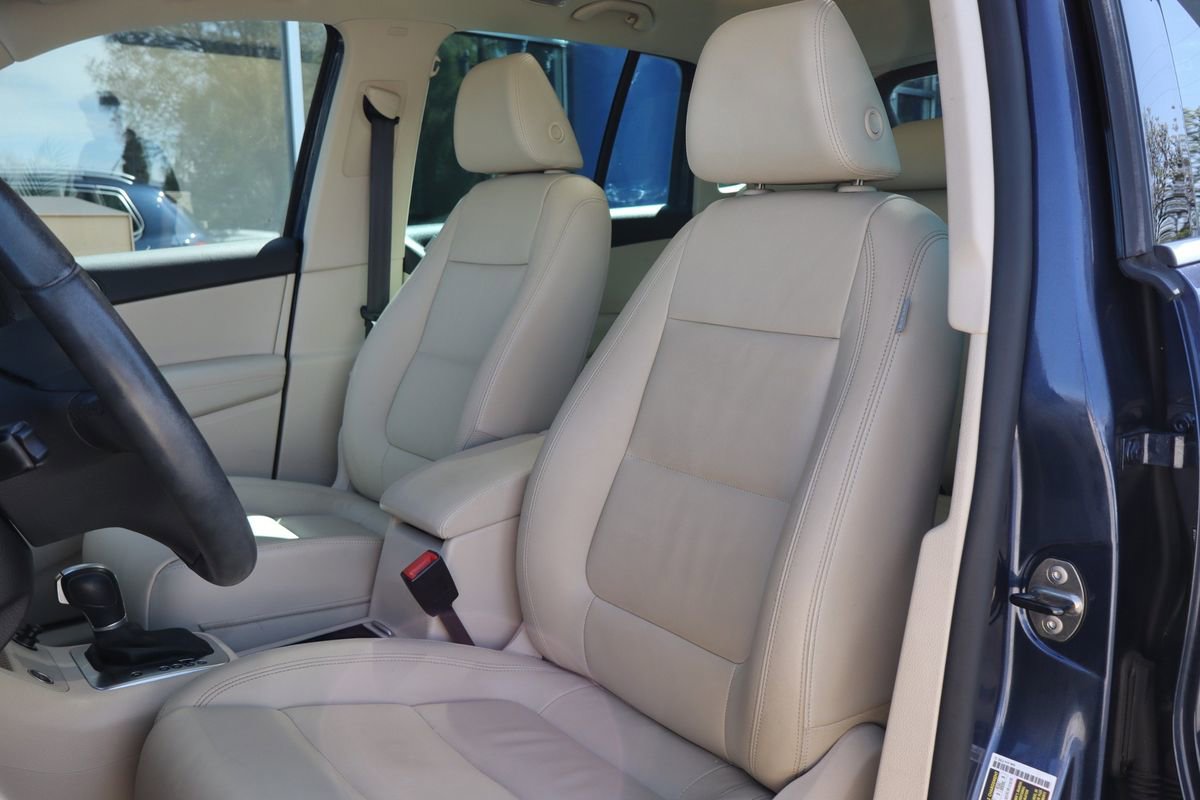 Used 2011 Volkswagen Tiguan S AWD/4WD image 10