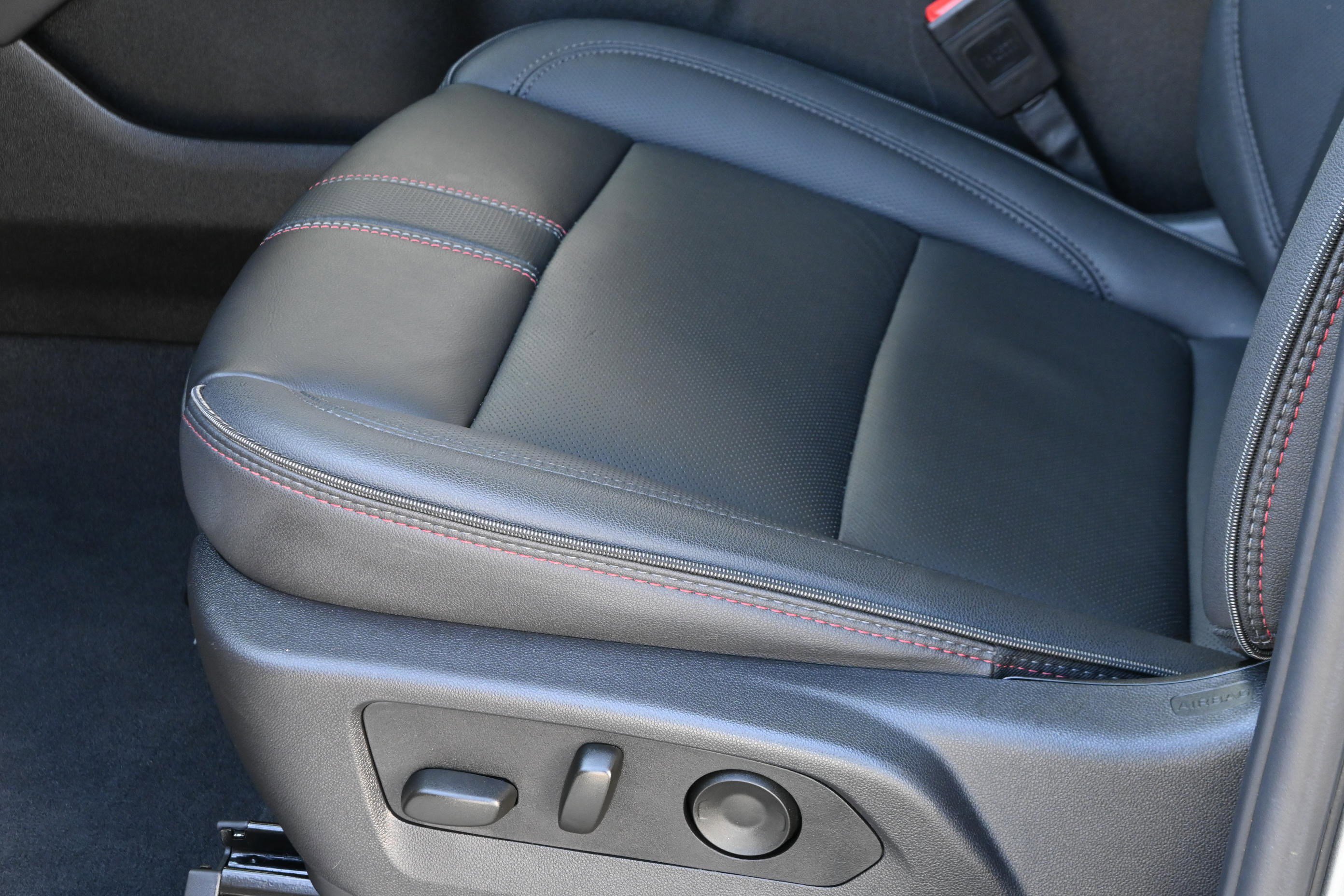 Used 2025 Chevrolet Tahoe RST w/ Comfort Package image 28