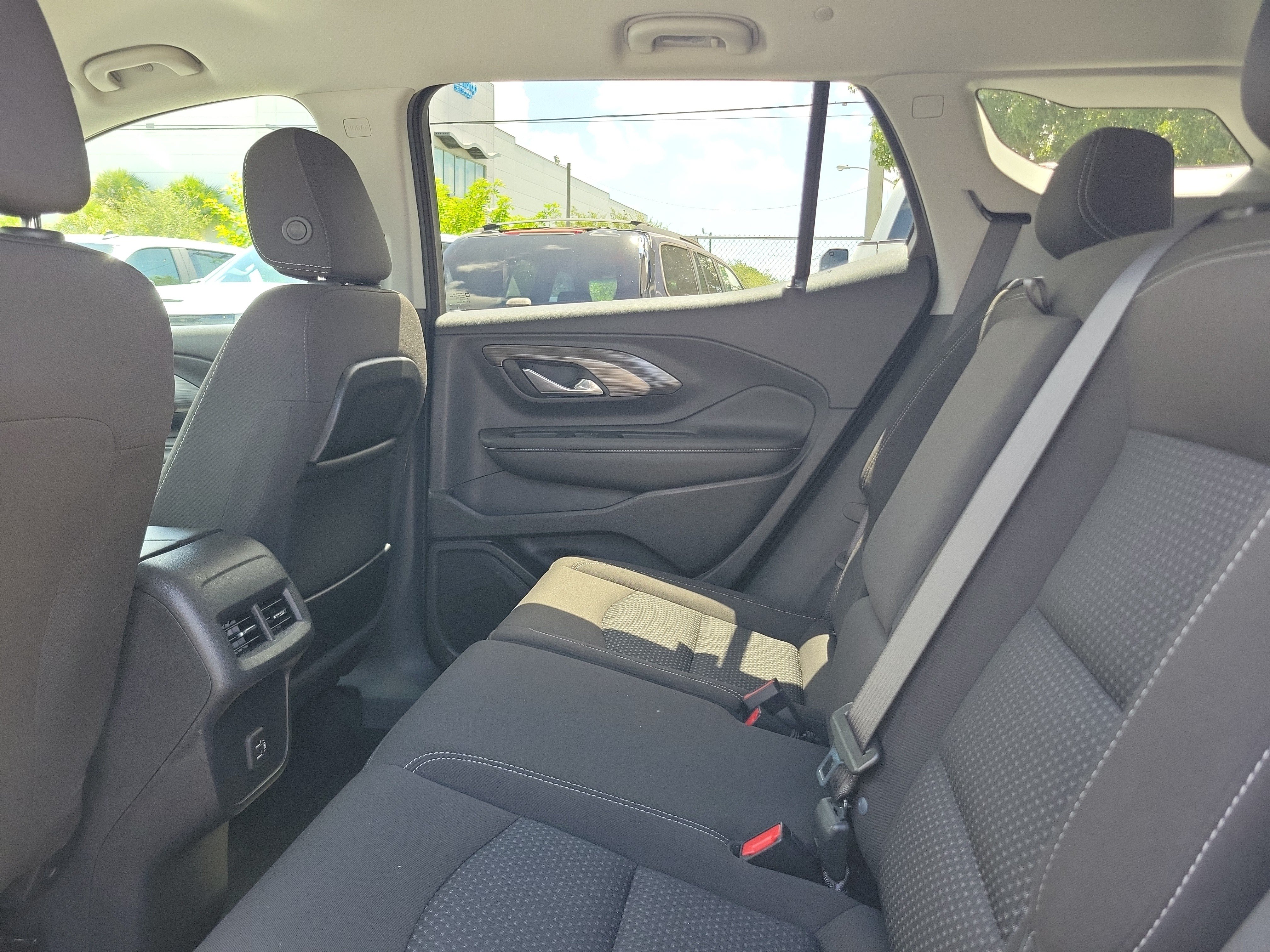 Used 2023 GMC Terrain SLE w/ Driver Convenience Package FWD image 13