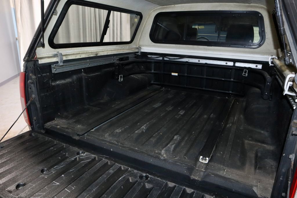 Used 2011 Nissan Frontier SL image 15