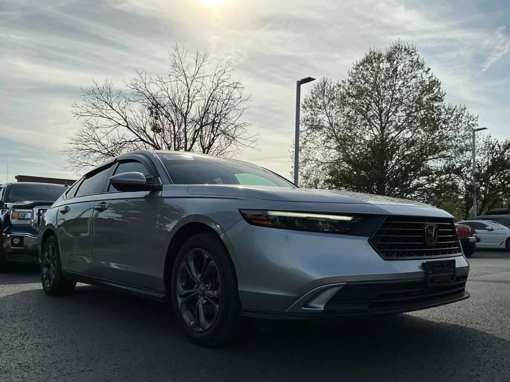 Used 2023 Honda Accord EX image 9