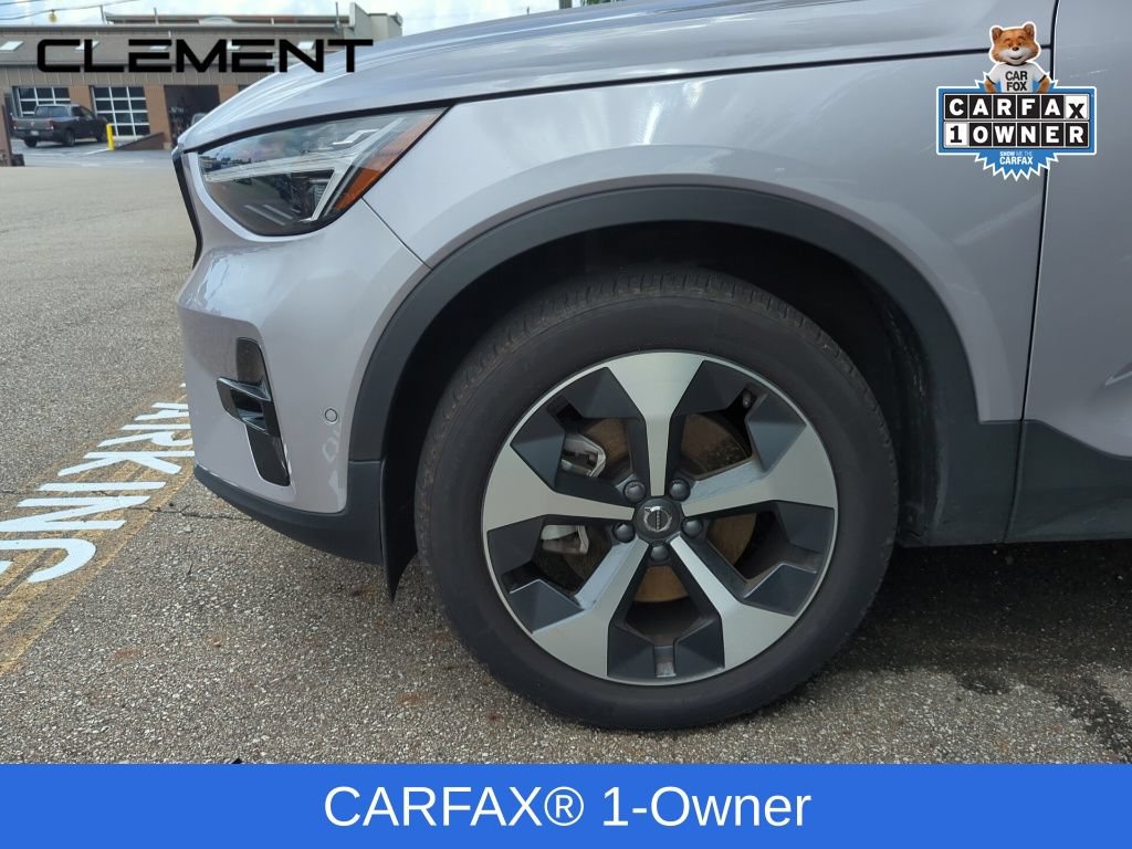 Used 2026 Volvo XC40 B5 Plus AWD/4WD image 3