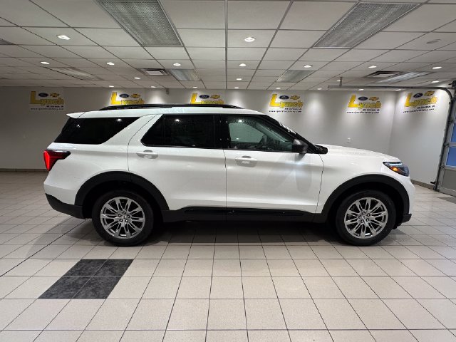 New 2026 Ford Explorer Active w/ Active Comfort Package AWD/4WD image 3