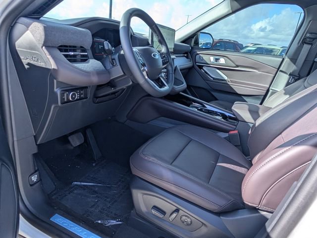 New 2026 Ford Explorer Platinum RWD image 6