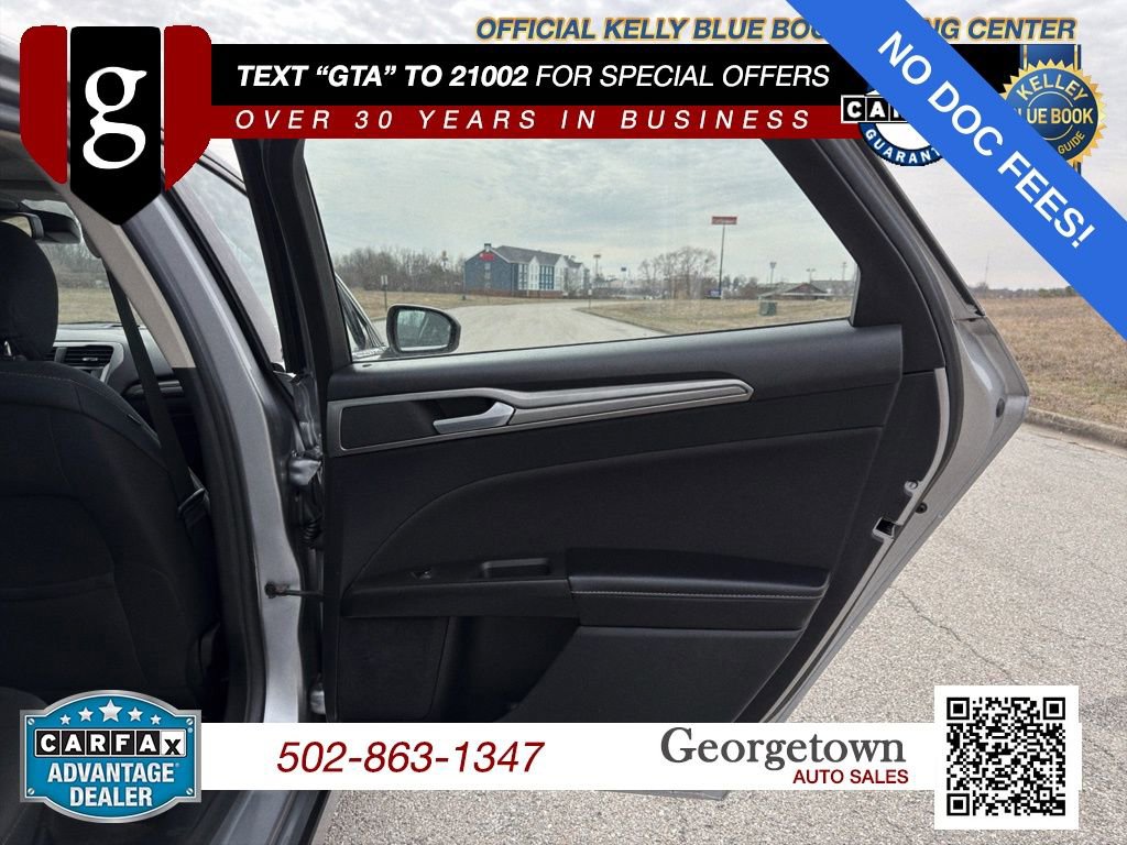 Used 2020 Ford Fusion SE FWD image 24
