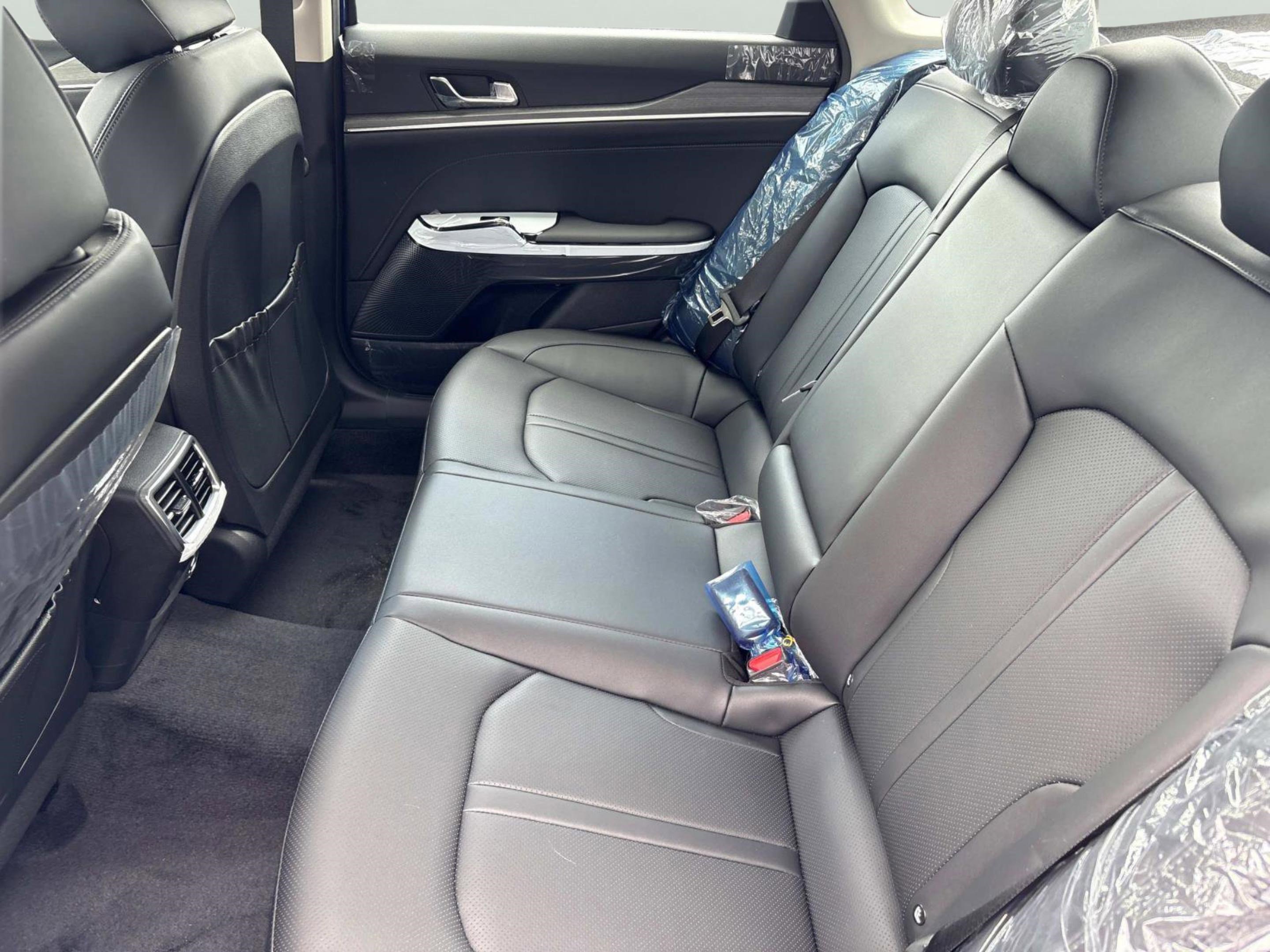 New 2025 Kia K5 EX image 16