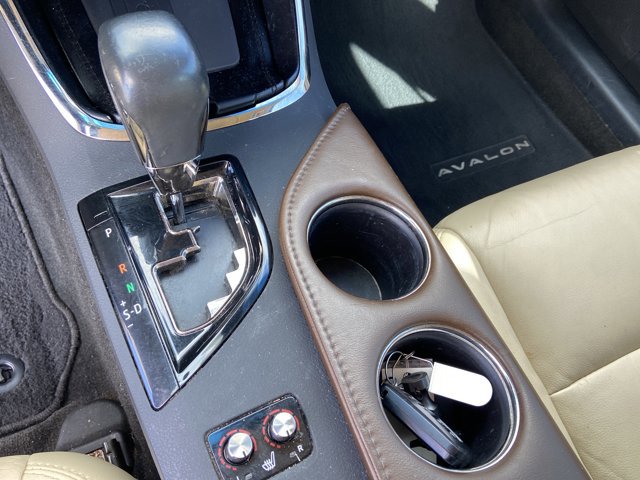Used 2017 Toyota Avalon Touring image 38