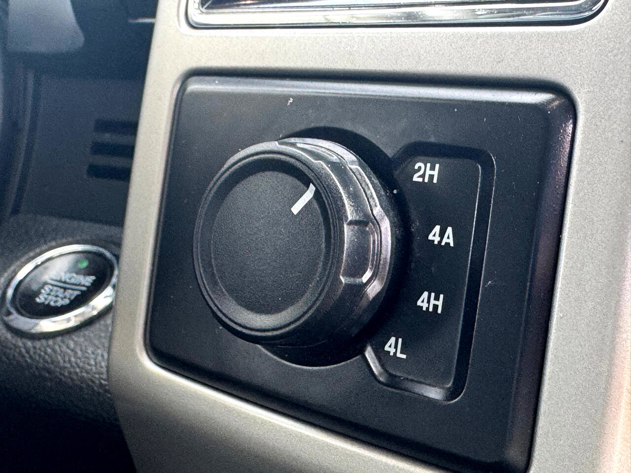 Used 2019 Ford F150 Lariat image 33