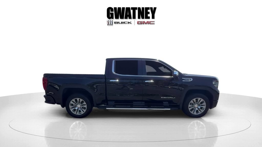 Used 2023 GMC Sierra 1500 Denali w/ Technology Package AWD/4WD image 4