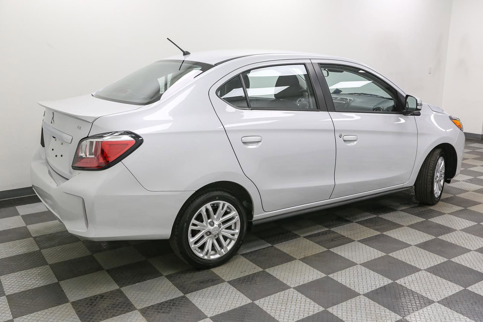 Used 2024 Mitsubishi Mirage G4 SE FWD image 9