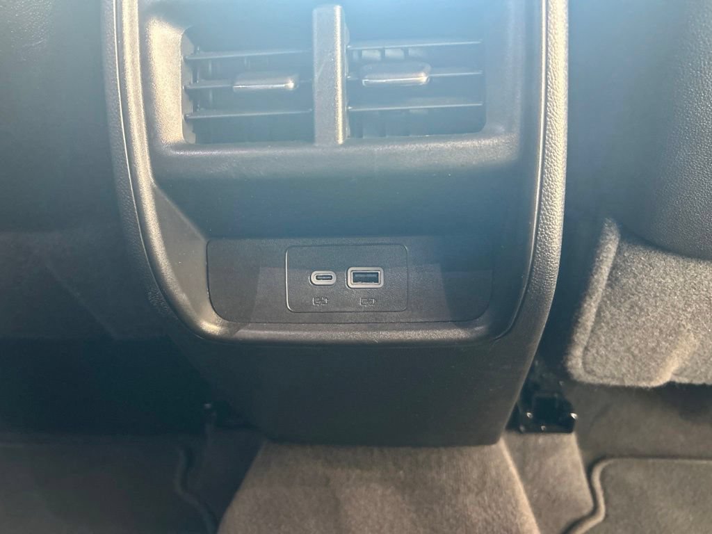 Used 2025 Cadillac XT4 Premium Luxury FWD image 32
