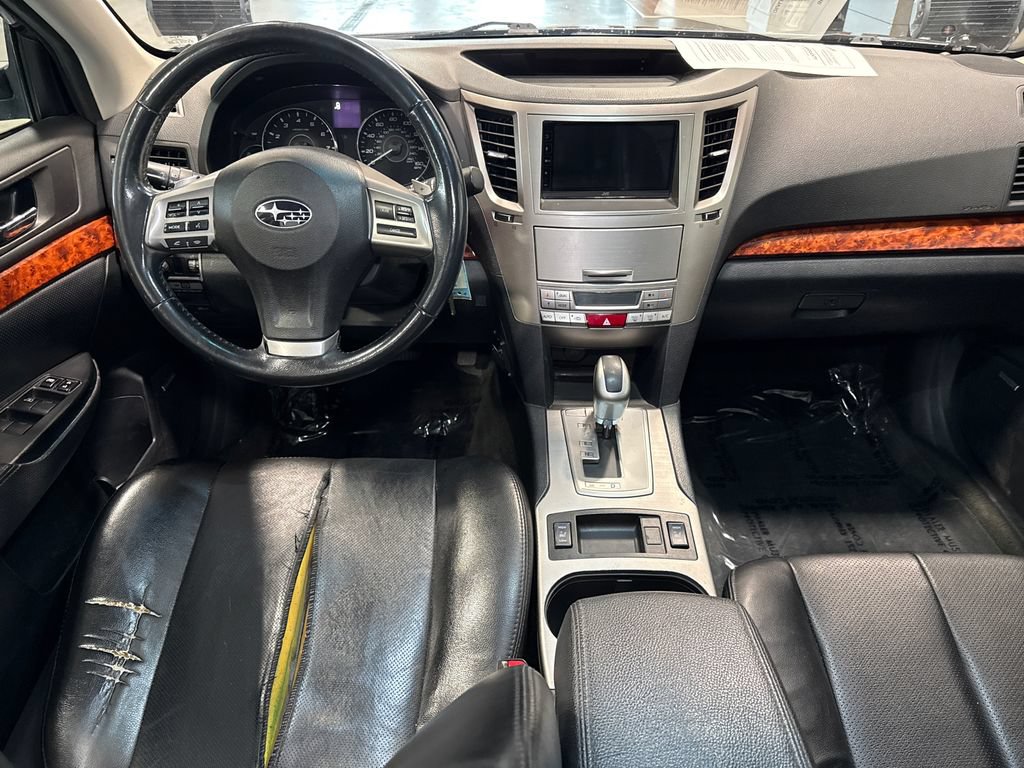 Used 2012 Subaru Outback 3.6R Limited w/ Moonroof Pkg AWD/4WD image 10